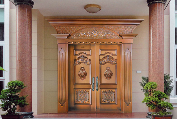 別墅大門變形，沈陽(yáng)銅門廠家應(yīng)對(duì)措施及技巧！