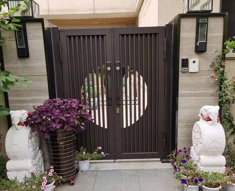 沈陽(yáng)中式小院門(mén)